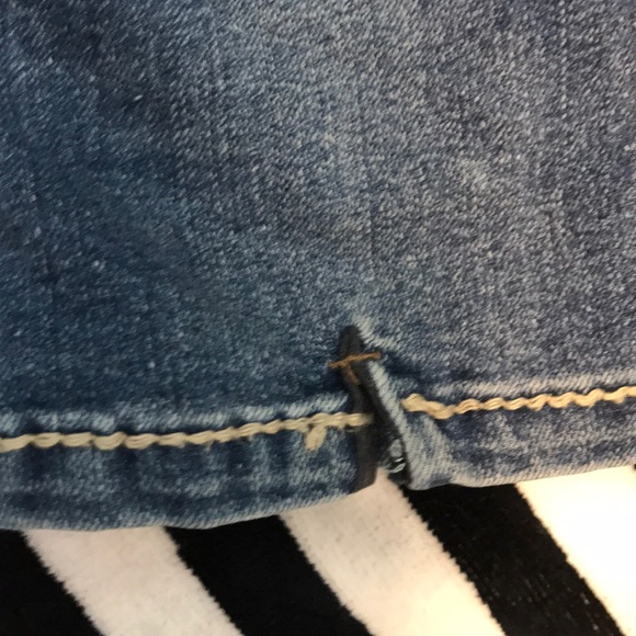 Seven7 Medium Wash Jeans - Picture 3 of 3